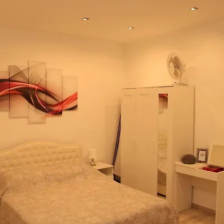 Daire Apartament L'una Studio Zadar